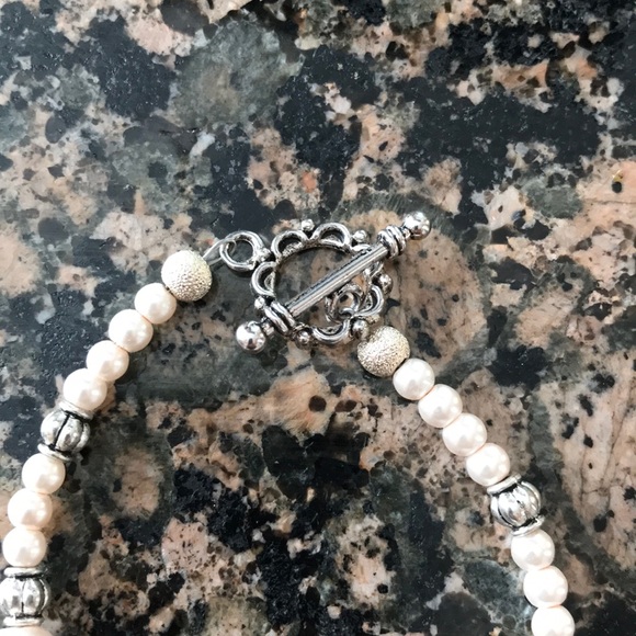 Handcrafted beaded bracelet - Picture 3 of 3